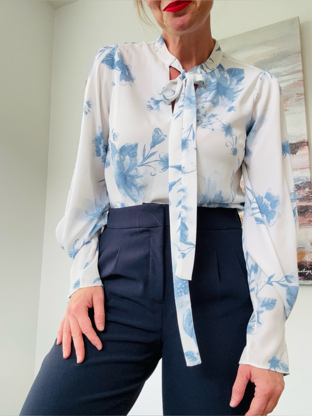 RW&CO. Floral Print Tie Neck Blouse Long Sleeve Top Size Small
